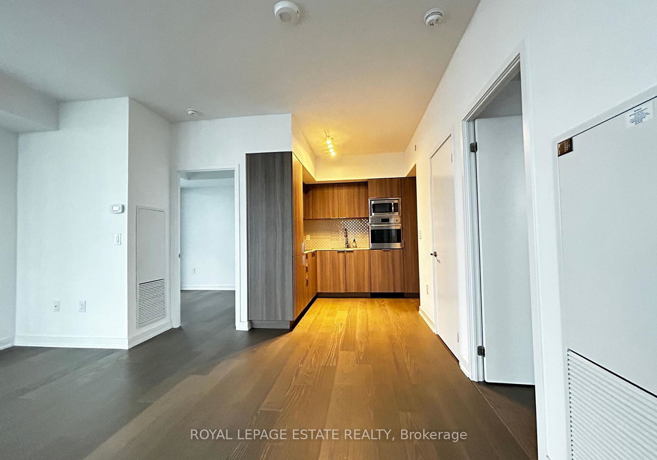 11-wellesley-st-street-w-toronto-ontario-c12272118