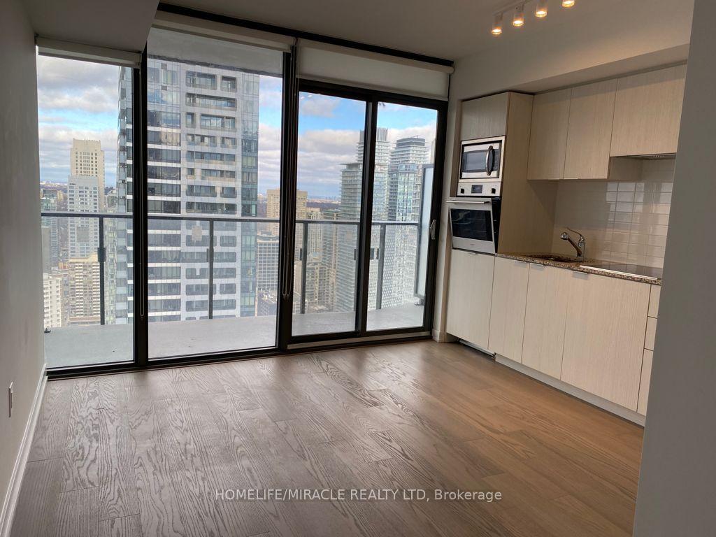 11-wellesley-street-toronto-ontario-c12273352