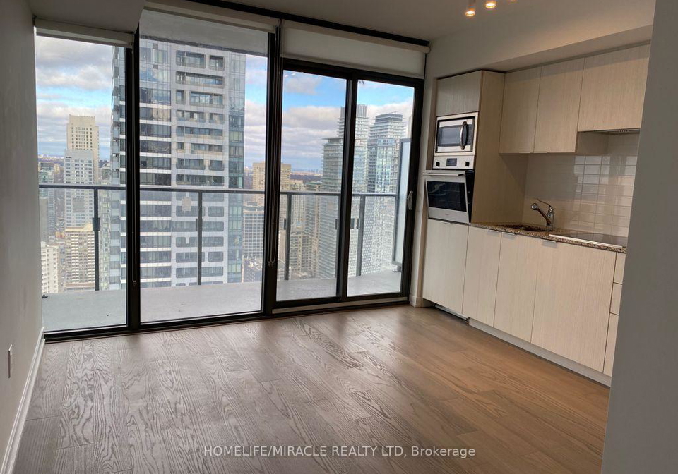 11-wellesley-street-toronto-ontario-c12273352