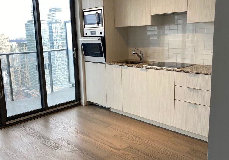 11-wellesley-street-toronto-ontario-c12273352