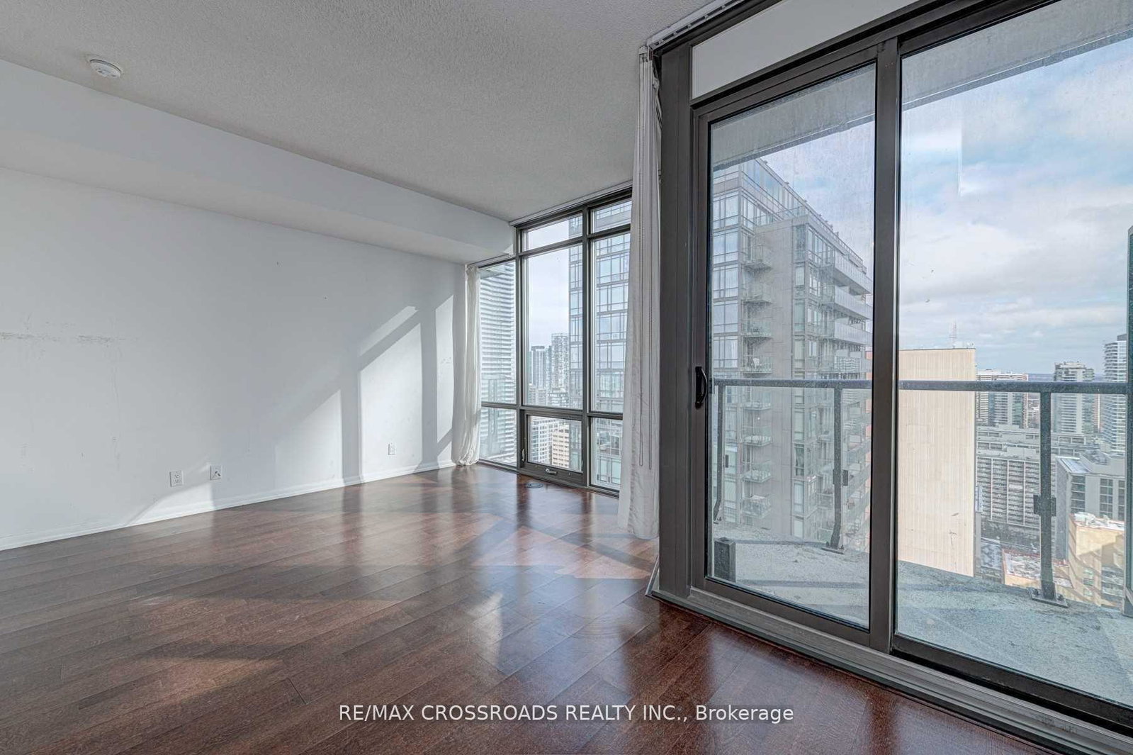 832-bay-street-toronto-ontario-c12274536