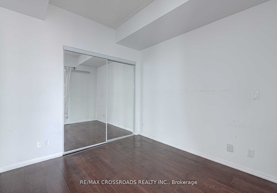 832-bay-street-toronto-ontario-c12274536