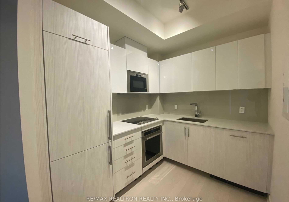 330-richmond-street-toronto-ontario-c12274618