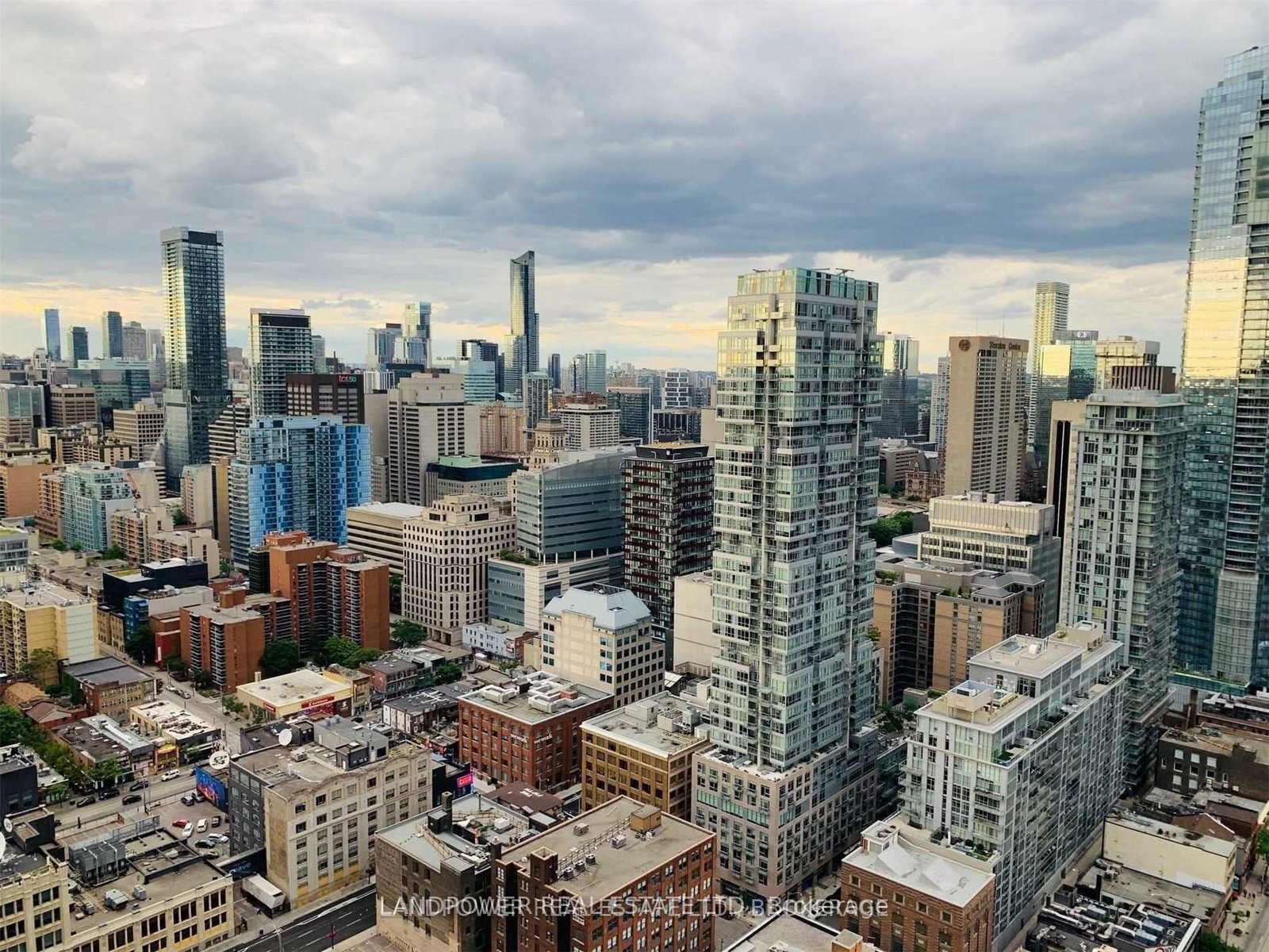 295-adelaide-street-s-toronto-ontario-c12274646