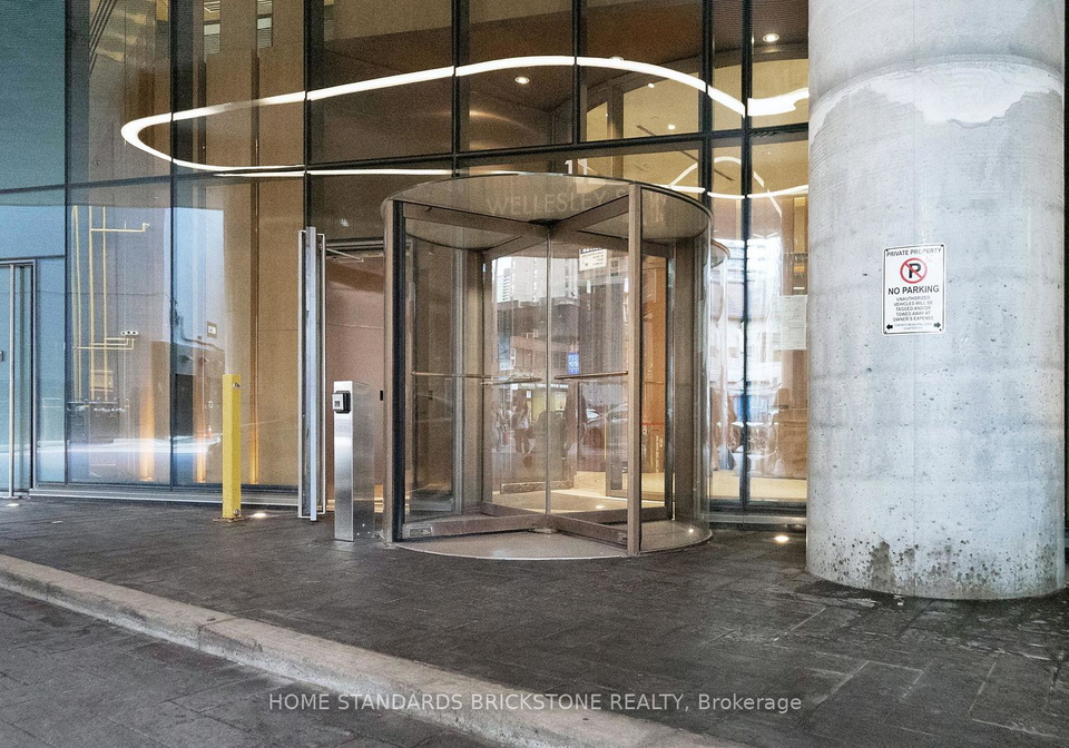 11-wellesley-street-w-toronto-ontario-c12274856