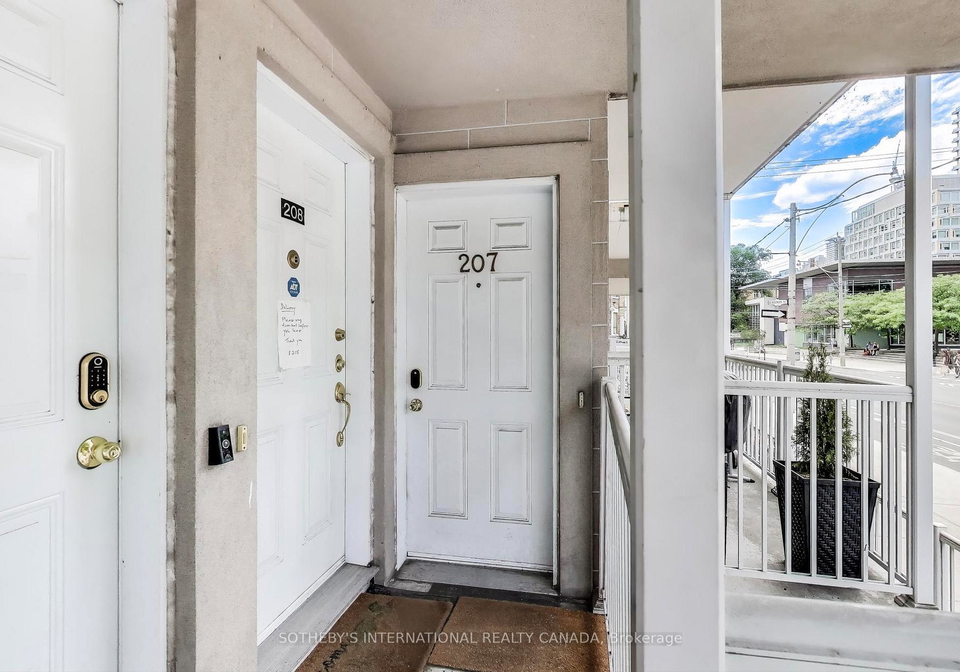 wellesley-street-e-toronto-ontario-c12274876