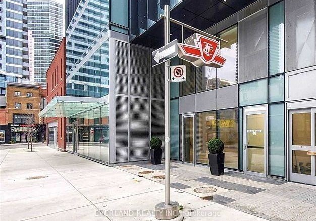 3-gloucester-street-e-toronto-ontario-c12275047