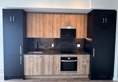 292-dundas-street-w-toronto-ontario-c12275048
