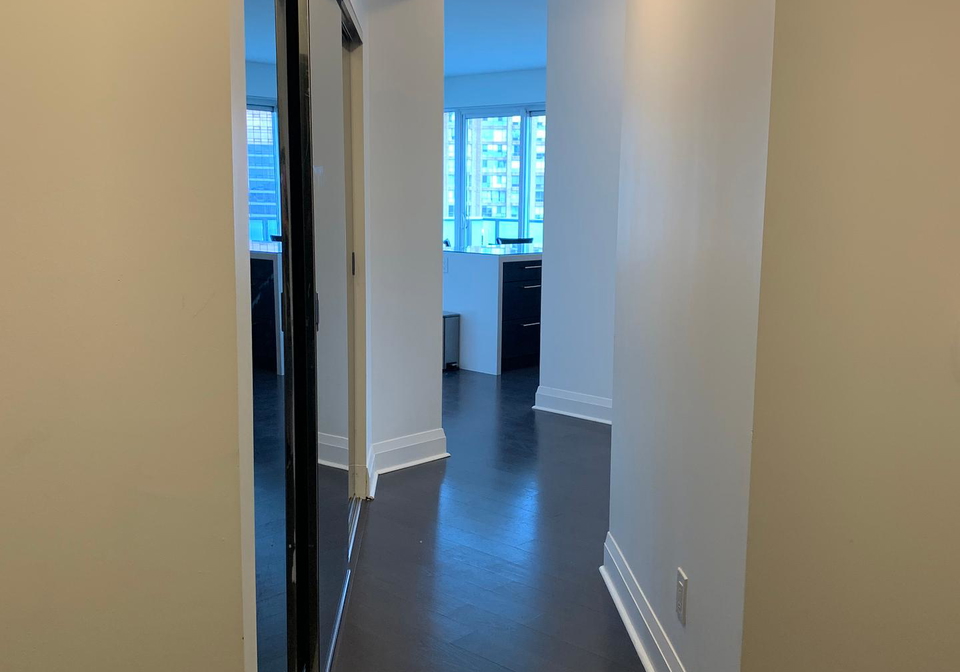 65-st-mary-street-toronto-ontario-c12275485