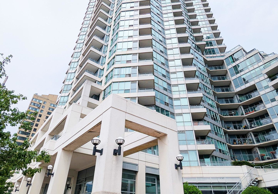 230-queens-quay-w-toronto-ontario-c12275543