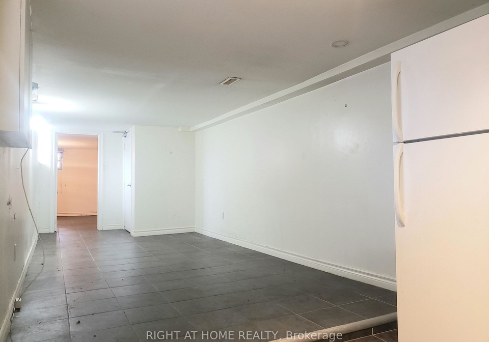 23-lumbervale-avenue-toronto-ontario-c12276104