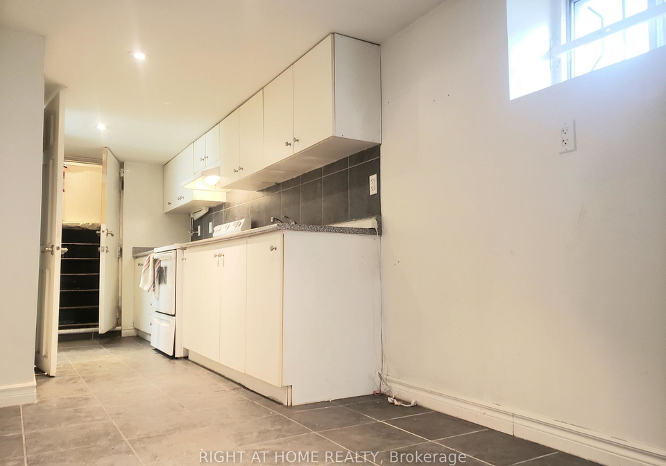 23-lumbervale-avenue-toronto-ontario-c12276104