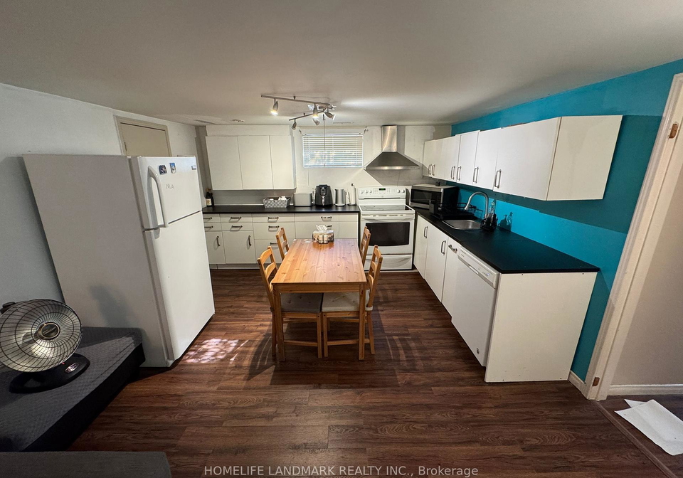 216-park-home-bsmnt-avenue-toronto-ontario-c12276762