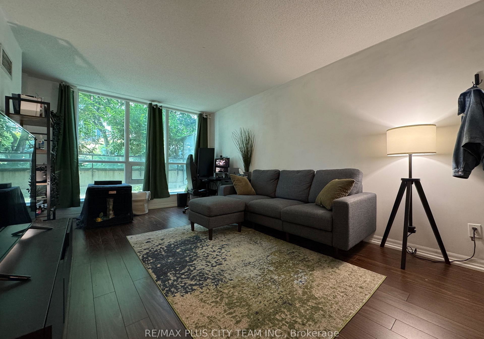 16-yonge-street-toronto-ontario-c12277522