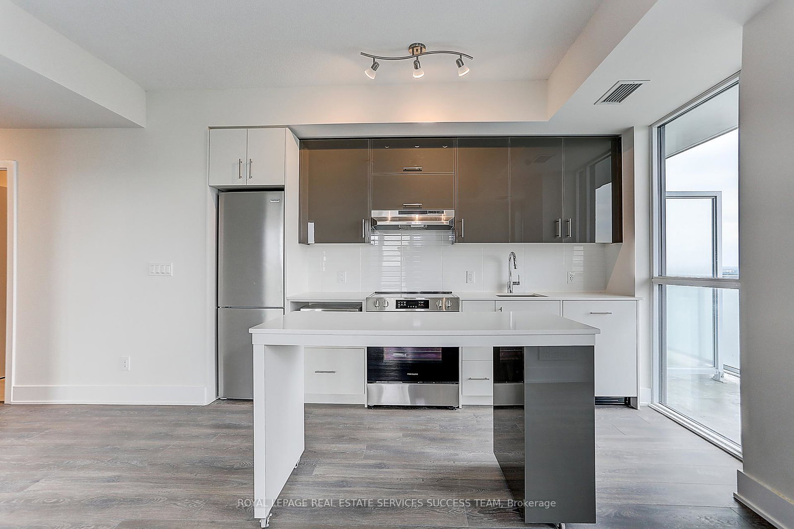 188-fairview-mall-drive-north-york-ontario-c12277719