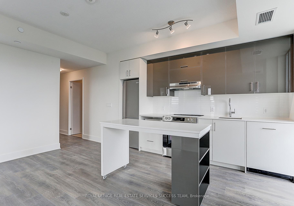 188-fairview-mall-drive-north-york-ontario-c12277719