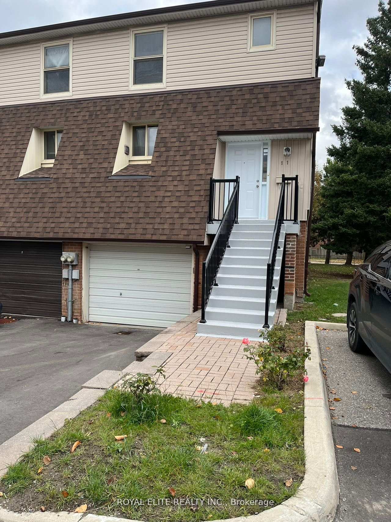 11-yellow-birch-way-w-w-north-york-ontario-c12277836