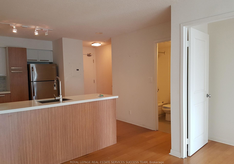 11-st-joseph-street-s-s-toronto-ontario-c12278112