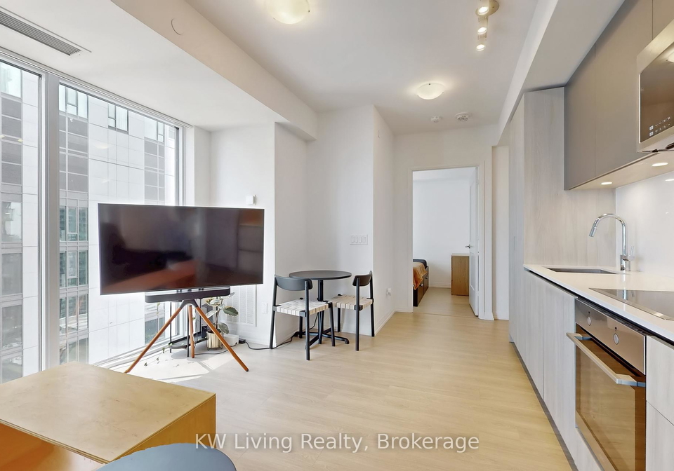 8-widmer-street-toronto-ontario-c12278394