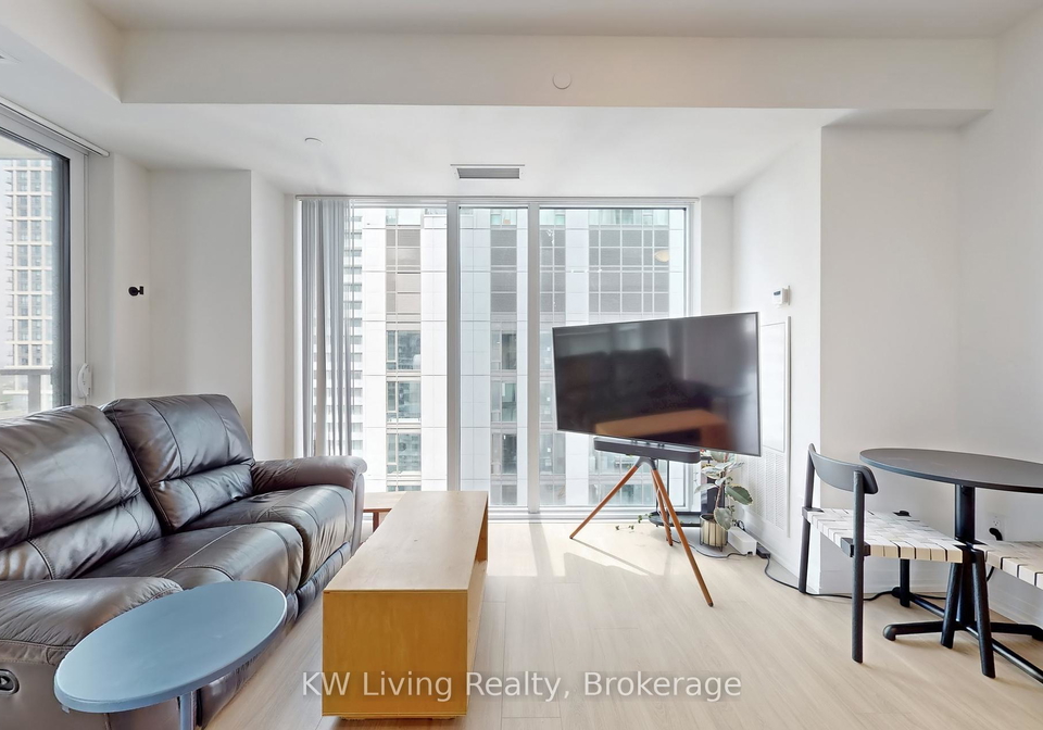 8-widmer-street-toronto-ontario-c12278394