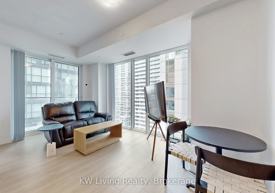 8-widmer-street-toronto-ontario-c12278394