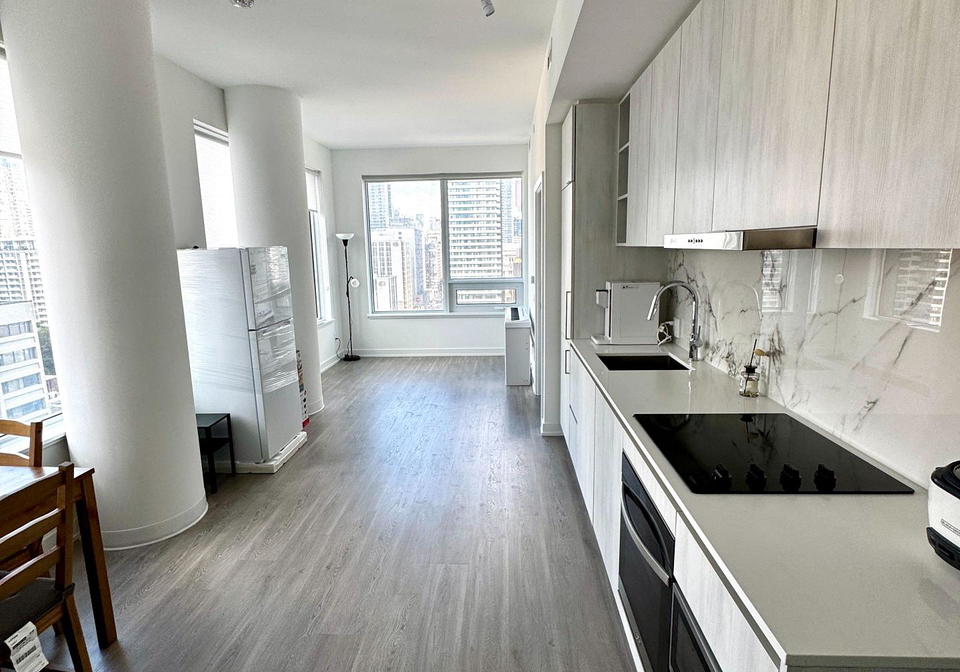 8-wellesley-street-w-w-toronto-ontario-c12280246