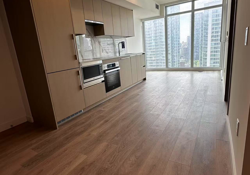 1-concord-cityplace-way-toronto-ontario-c12281172