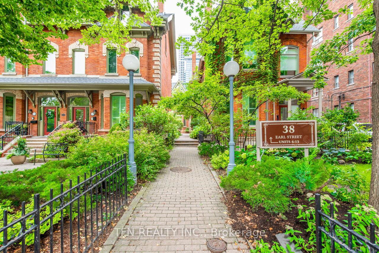 38-earl-street-toronto-ontario-c12281556