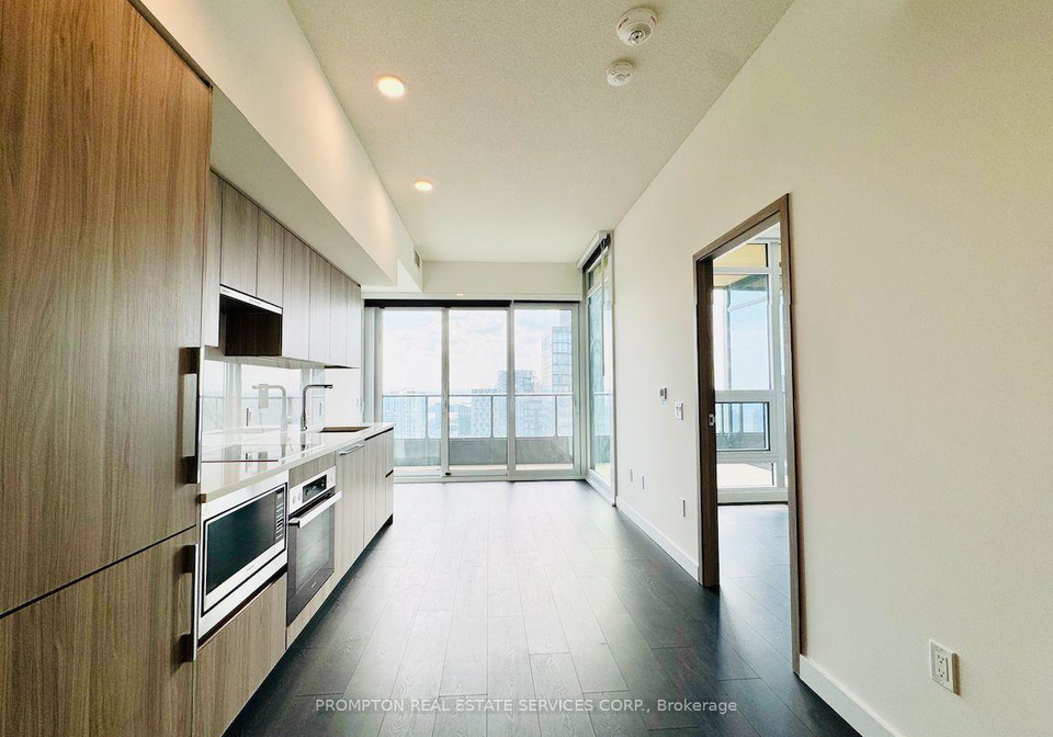 3-concord-cityplace-way-toronto-ontario-c12281564
