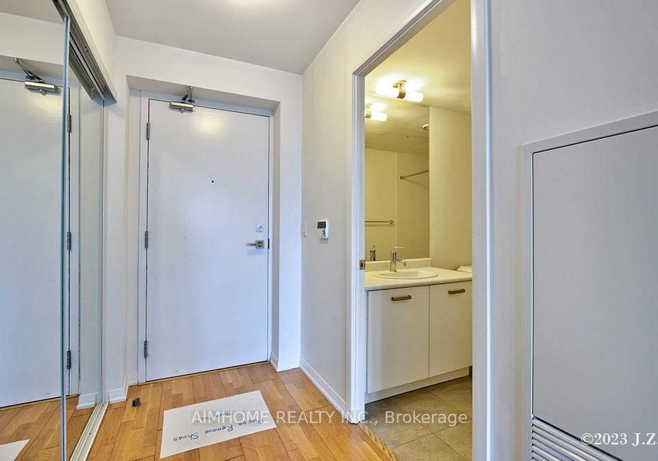 832-bay-street-toronto-ontario-c12281565