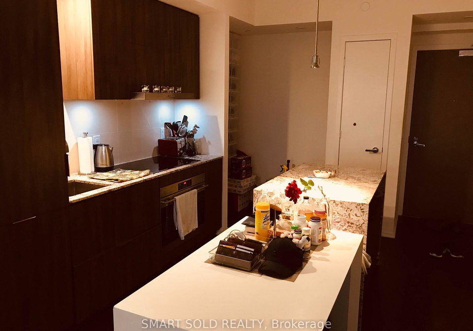 1-bloor-street-e-e-toronto-ontario-c12281663
