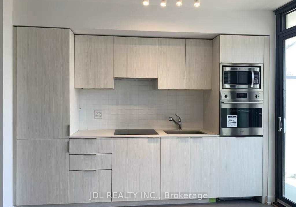 11-wellesley-street-w-w-toronto-ontario-c12282080