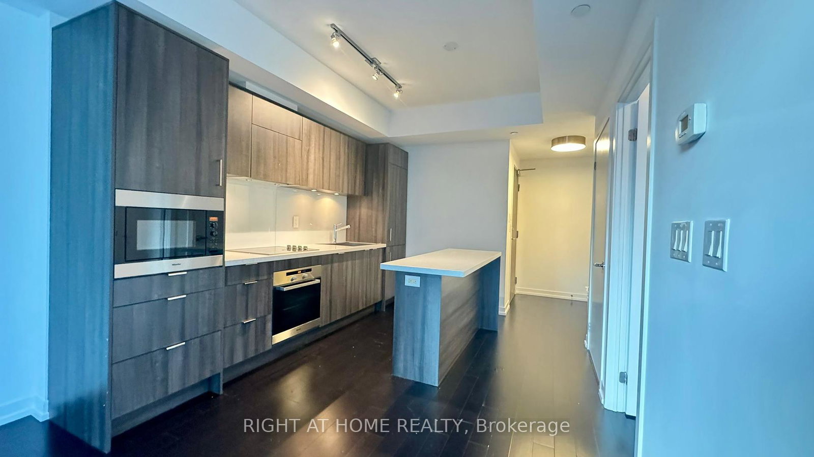 21-widmer-street-toronto-ontario-c12282122