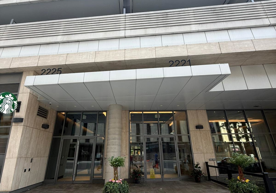 2221-yonge-street-toronto-ontario-c12282282