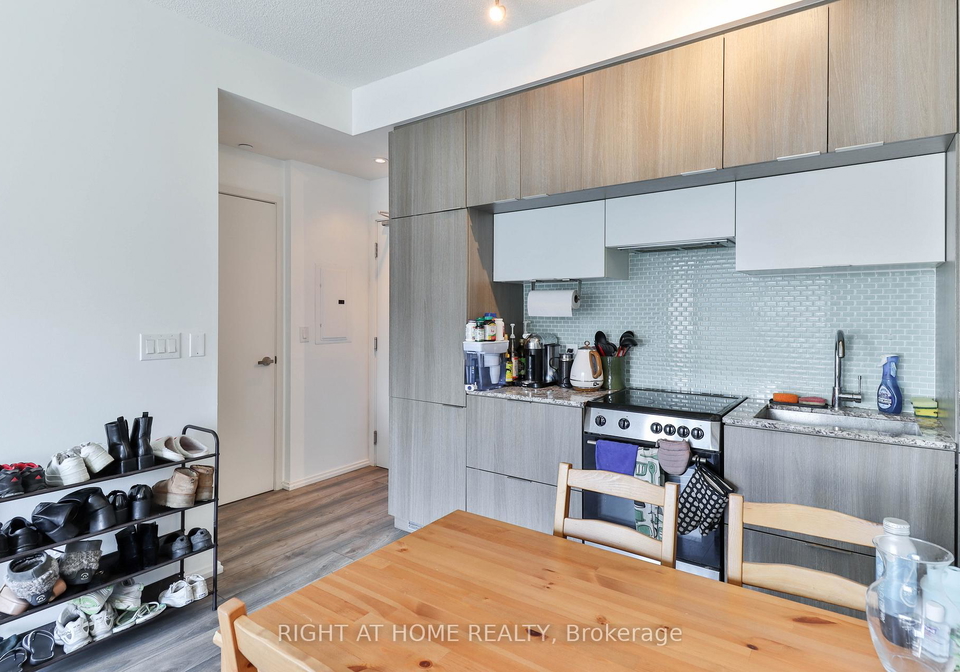 159-dundas-street-e-e-toronto-ontario-c12282334