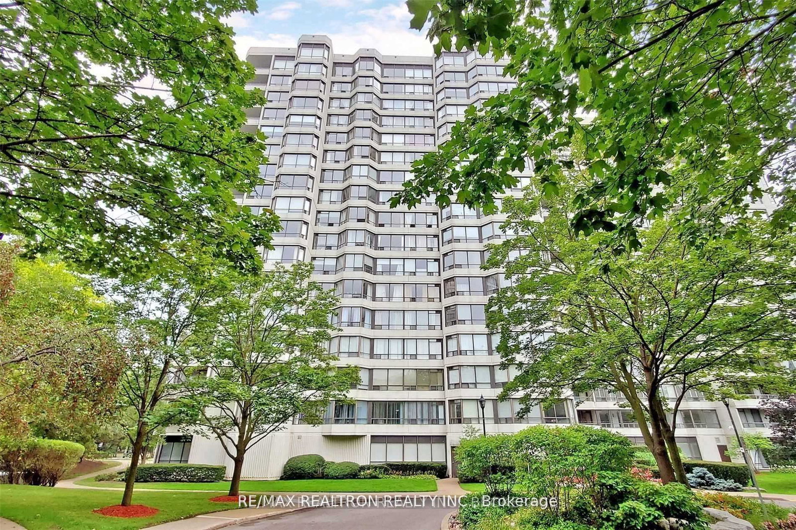 1121-steeles-avenue-w-w-toronto-ontario-c12282432