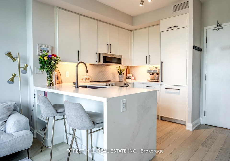 901-queen-street-w-w-toronto-ontario-c12283118