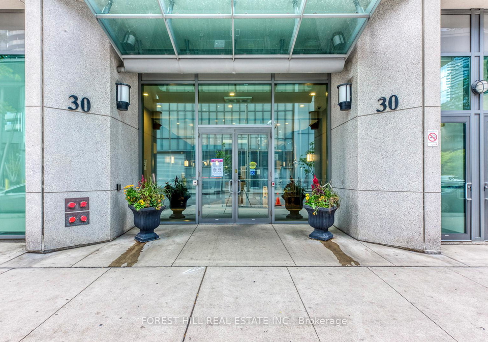 30-grand-trunk-crescent-toronto-ontario-c12283481