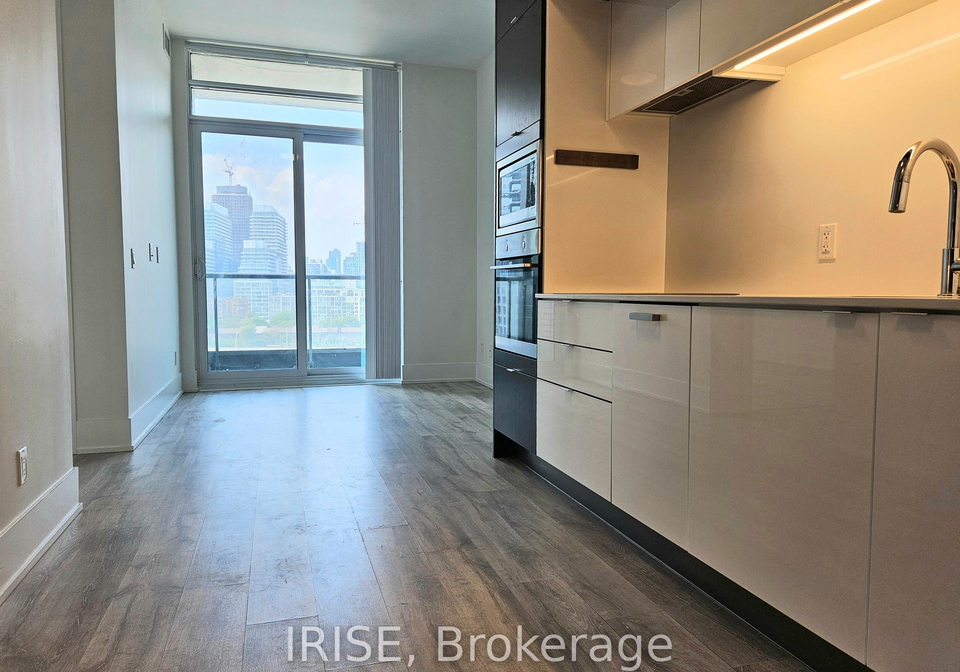 1-edgewater-drive-toronto-ontario-c12283545