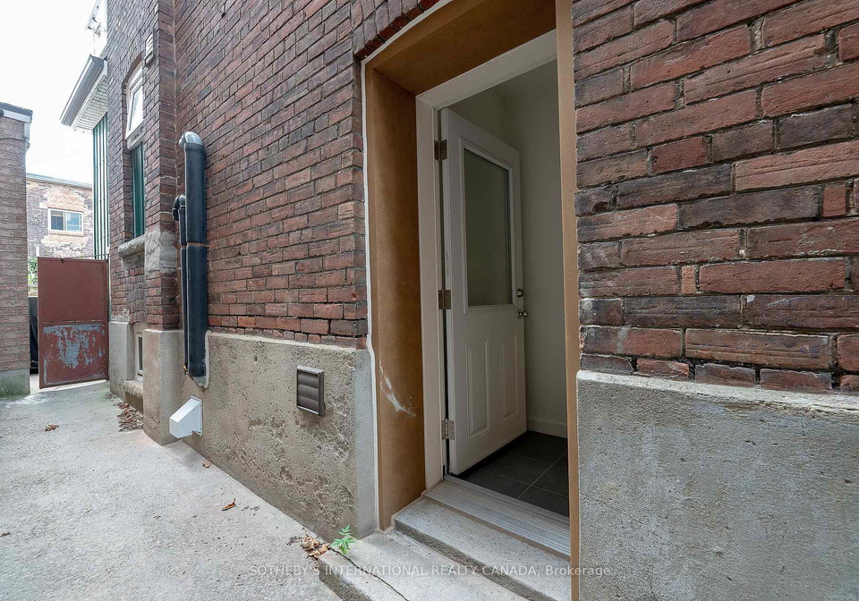 301-euclid-avenue-toronto-ontario-c12283732