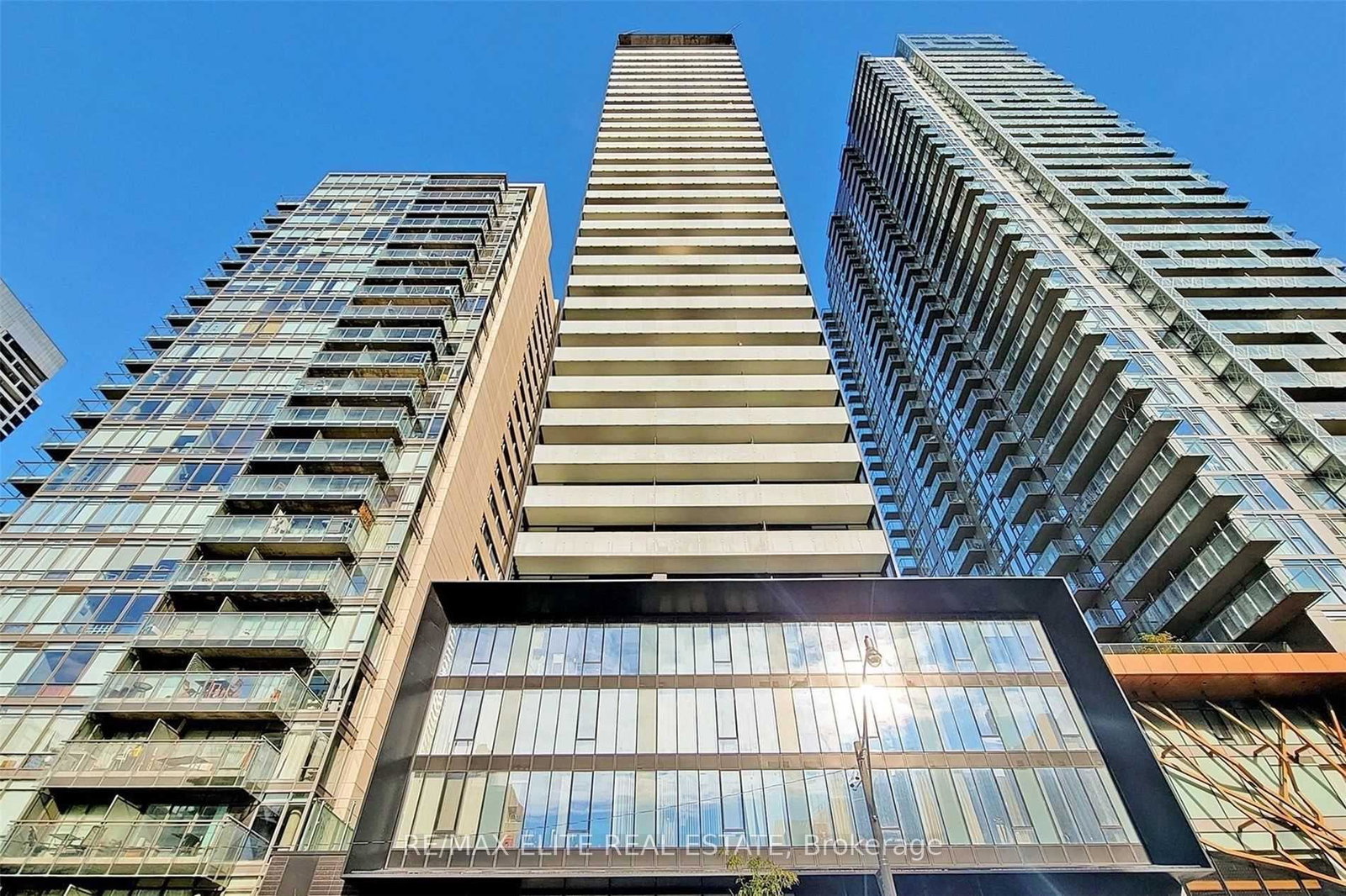 28-wellesley-street-e-e-toronto-ontario-c12283787