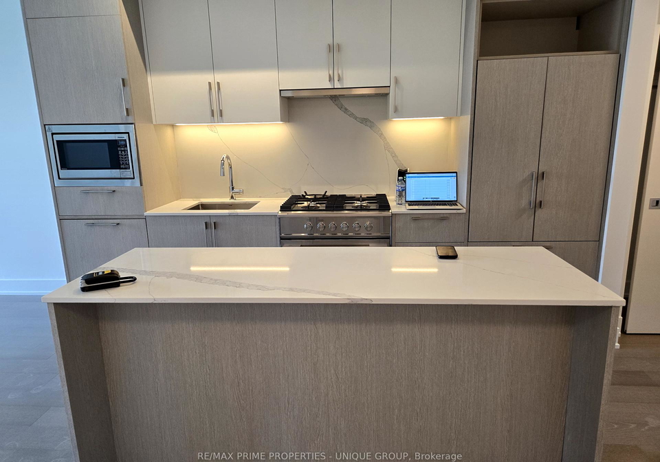 8-manor-road-w-w-toronto-ontario-c12284024