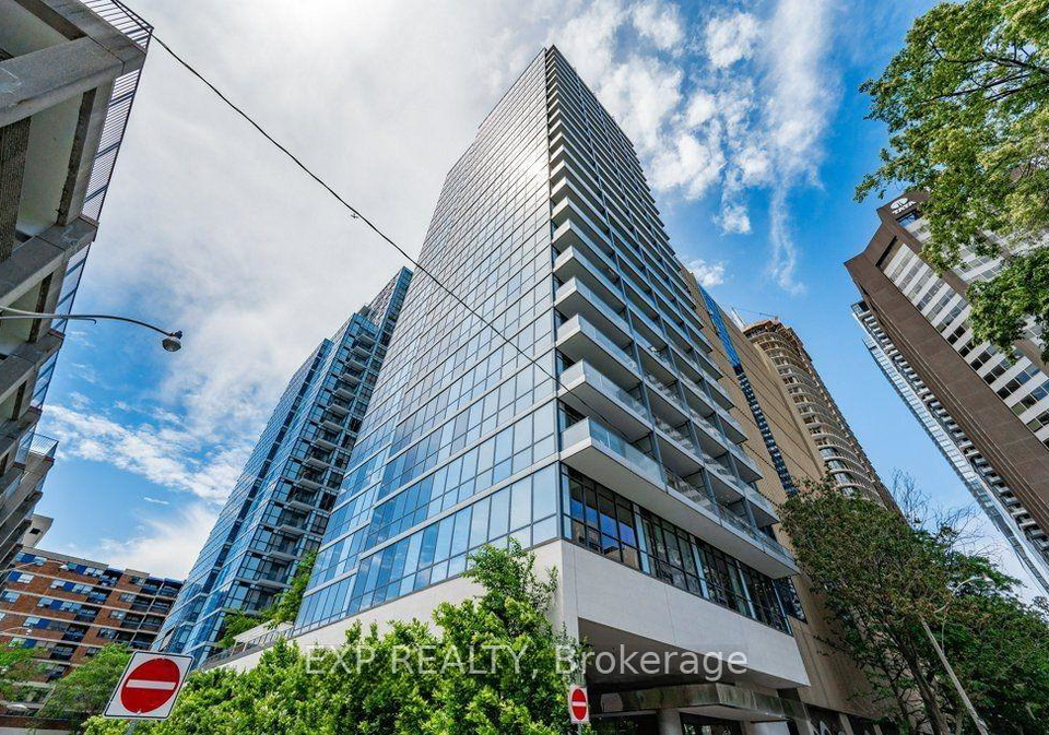210-simcoe-street-toronto-ontario-c12284062