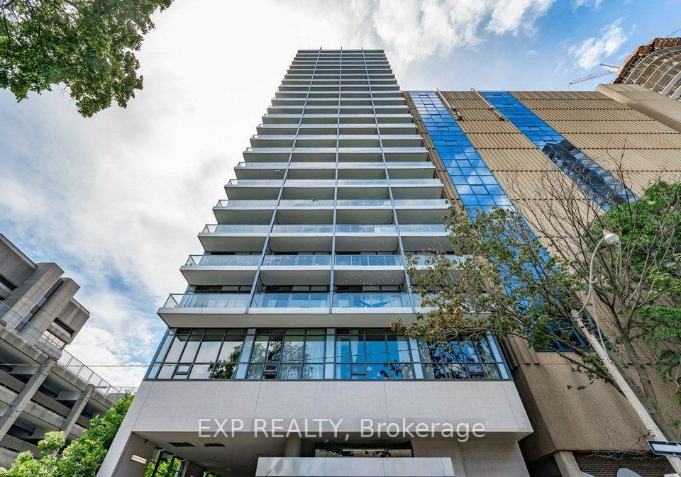 210-simcoe-street-toronto-ontario-c12284062