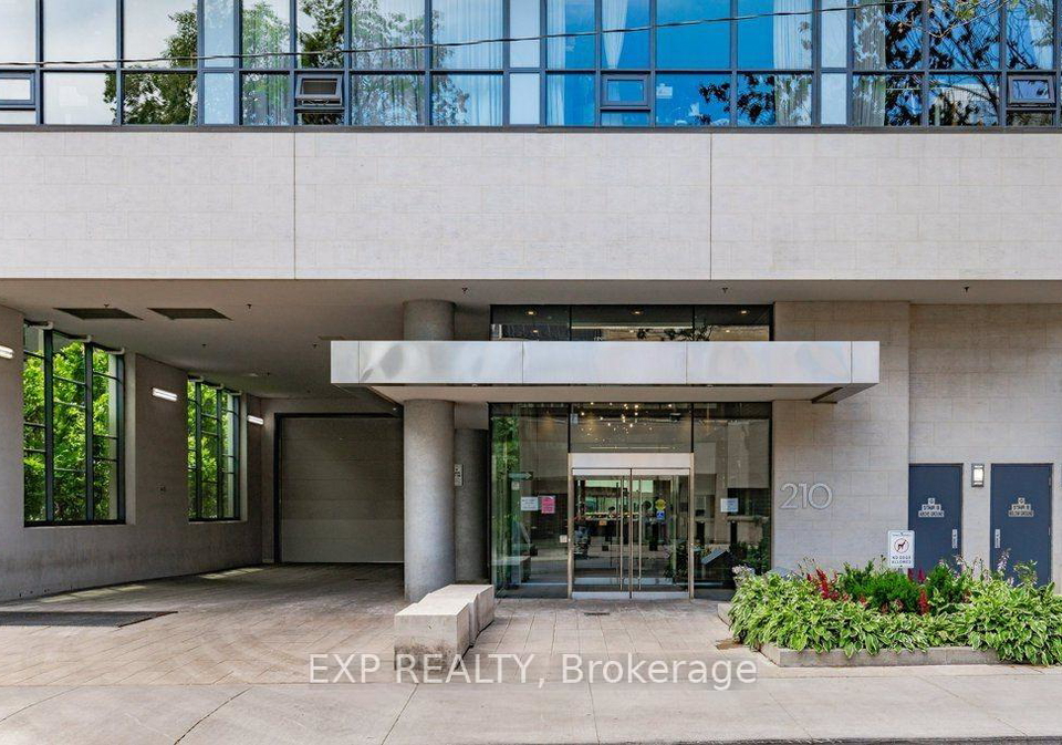 210-simcoe-street-toronto-ontario-c12284062