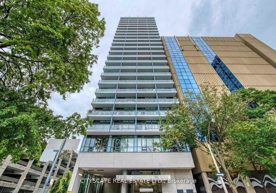 210-simcoe-street-toronto-ontario-c12284151