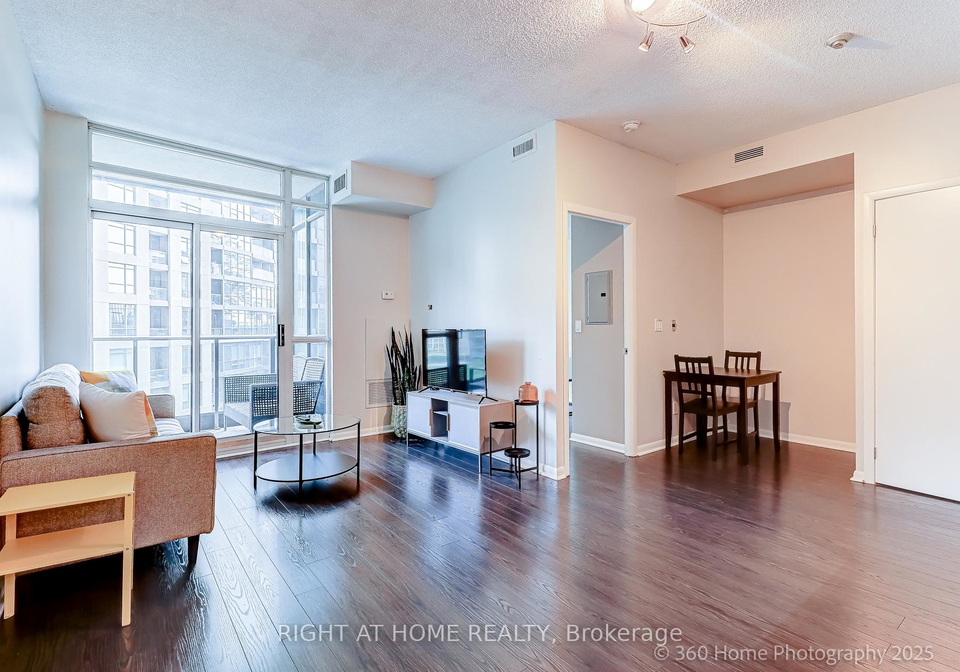 231-fort-york-boulevard-toronto-ontario-c12284337