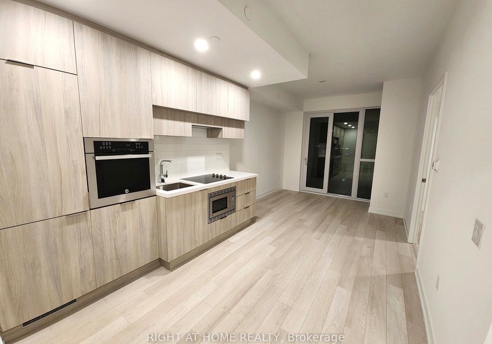 39-roehampton-avenue-toronto-ontario-c12284577