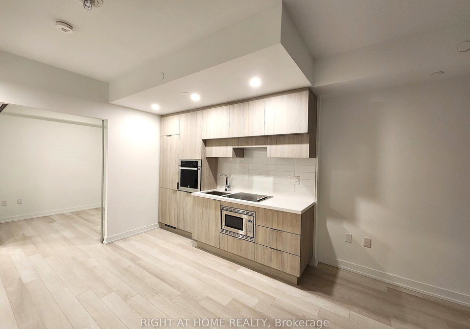 39-roehampton-avenue-toronto-ontario-c12284577