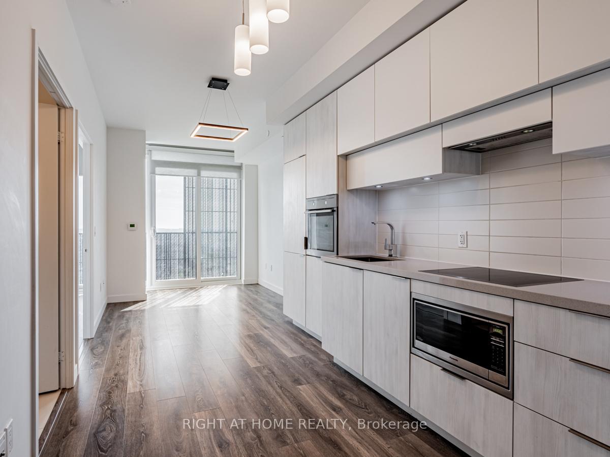 8-eglinton-avenue-e-e-toronto-ontario-c12284599